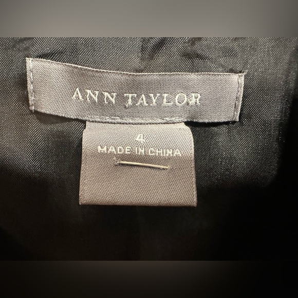 Ann Taylor Black One Button Blazer Pinstripe Lined Suit Jacket The Newbury - Picture 4 of 7